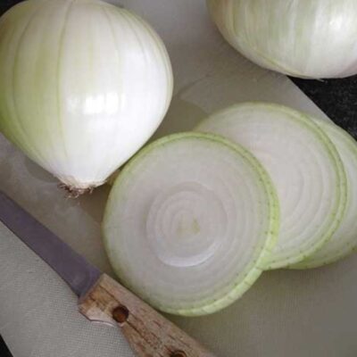 A sliced Intermediate Day Onion.